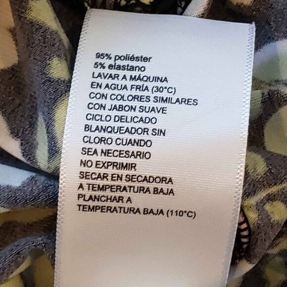 Rafaella Dress Fit & Flare Black Floral Short Sleeve Size Medium M Faux Wrap - Picture 8 of 9